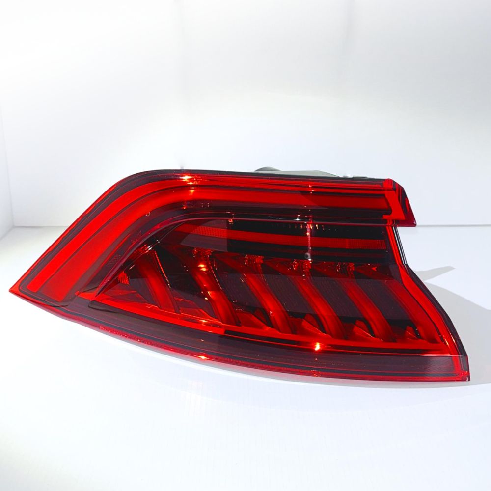 Fanale posteriore sinistro per Audi Q8/RSQ8 (dal 2019)